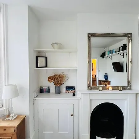 Pretty Studio, 2 Minutes To Beach! Self-Contained. Hove Buitenkant foto