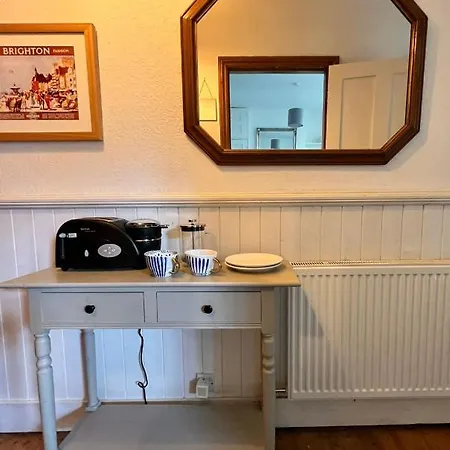 Pretty Studio, 2 Minutes To Beach! Self-Contained. Hove Buitenkant foto