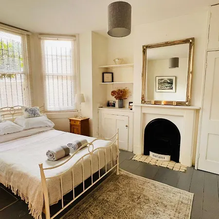 Pretty Studio, 2 Minutes To Beach! Self-Contained. Hove Buitenkant foto